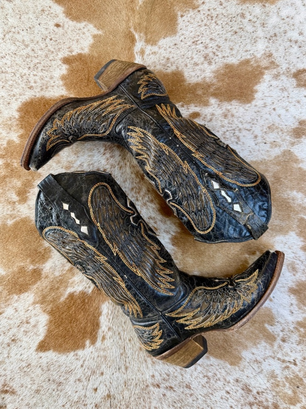 Womens 5.5/Youth 4 Corral Black Silver & Gold Wing & Cross Snip Toe Cowboy Boots